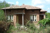 Продава селска къща близо до границата с Румъния, село Изворово, общ. Ген. Тошево, 120 кв.м (застроена площ + идеални части),
				
				
						€ 15 000
