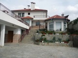 Продава двуетажна къща с осем спални в село Яребична, обл. Варна, 508.76 кв.м,
				
				
						€ 290 000
						 